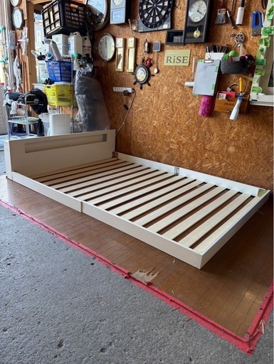 I2302   ローダブルベッド　ローベッド　ベット　LEDライト、コンセントつき付き