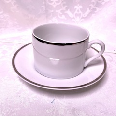 【未使用】プラチナラインカップ&ソーサー4客セットの画像