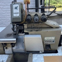 PEGASUS ペガサス ミシン 工業用ロックミシン 業務用 店舗用 ミシン ハンドメイド 工業用ミシン 100V 動作確認済み U52-01-EH？の画像
