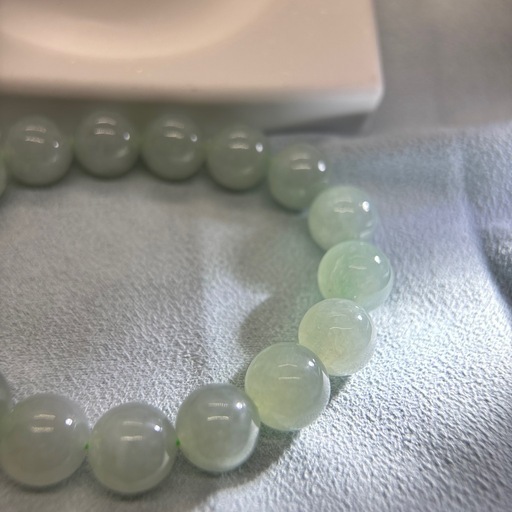 ミャンマー　本翡翠　ヒスイ　天然石　手作り　人気　透明　大粒　希少　ブレスレット