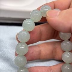 ミャンマー　本翡翠　ヒスイ　天然石　手作り　人気　透明　大粒　希少　ブレスレットの画像
