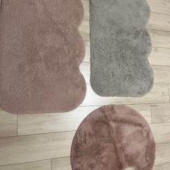 トイレマット玄関マット2枚ブランケット計４点セットの画像