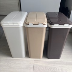 【譲渡者確定】ゴミ箱3個セット　室内使用の画像