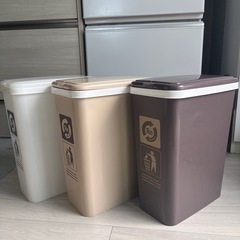 【譲渡者確定】ゴミ箱3個セット　室内使用の画像