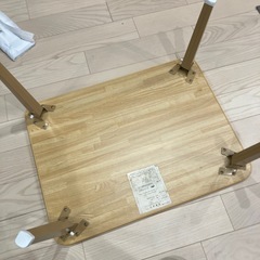 折りたたみ机の画像