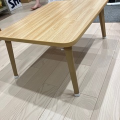 折りたたみ机の画像