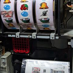 【パチスロ実機 】SLOT魔法少女まどか☆マギカ　オートプレー付き　ゴールド　コイン不要機付きの画像