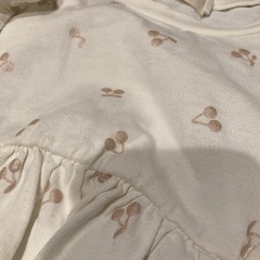 三越購入女の子上下セット130㎝の画像