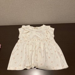 三越購入女の子上下セット130㎝の画像
