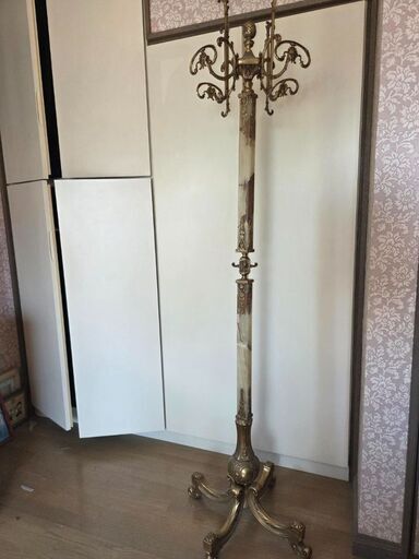 大理石コートハンガー