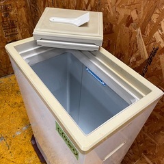 C(7512) サンデン 冷凍ストッカー PF-057X-B SANDEN 業務用冷凍庫 42L 100V 50/60Hz 厨房用 店舗用 飲食店 直接お引き取りも歓迎 大阪の画像