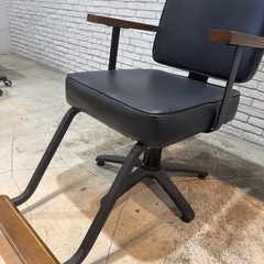 美容室　セット椅子　　の画像