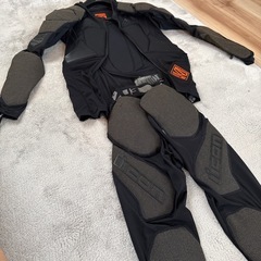 icon D3O
バイクプロテクタースーツ上下