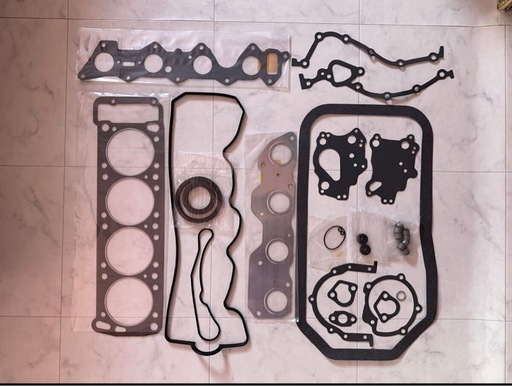 三菱ジープ　在庫あり　j27,j37.j47, j57 G54BエンジンOH用ガスケットセット【送料込み¥39800→23000円】新品社外品