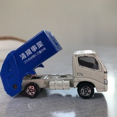 トミカ　ゴミ収集車の画像