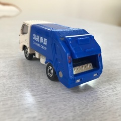 トミカ　ゴミ収集車の画像