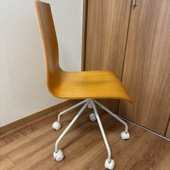 木製チェアの画像