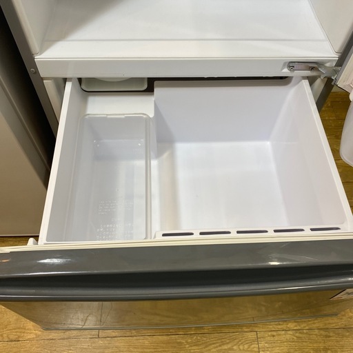 9/30値下げしました！⭐️人気サイズ⭐️2017年製 AQUA 272L冷蔵庫 AQR-271F 耐熱100度テーブル 3ドア 独立