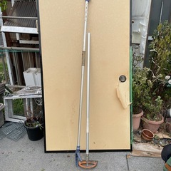 高枝ハサミ、雑草取り、椅子、ざるの画像