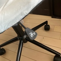 28日まで　グレー　　椅子　昇降の画像