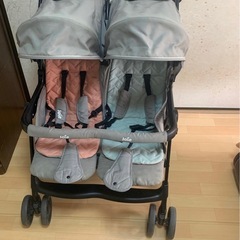 双子用ベビーカーの画像
