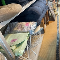 300円〜800円　寝具入荷致しました🎶　羽毛　枕　高さ調整　モリハナエ　毛布　タオルケット　除湿シート　あったか敷きパッドの画像