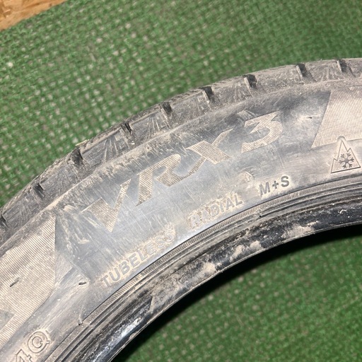BS VRX3 235/45R18 21年 7.5mm 1本