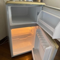 2ドア冷蔵庫の画像