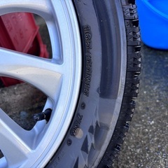 ダイハツ純正ホイールとスタッドレスタイヤの４本セットの画像