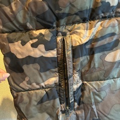 《¥200-まとめ買い》ノースリーブジャケットの画像