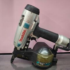 【中古】マキタ　常圧釘打機　50ｍｍ下地用　AN504　ケース、オイル付き【ハンズクラフト熊本けやき通り店】【店頭取引限定】の画像