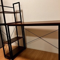 【美品】パソコンデスク　棚つき付きの画像