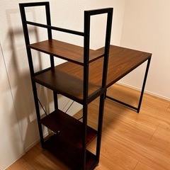 【美品】パソコンデスク　棚つき付きの画像