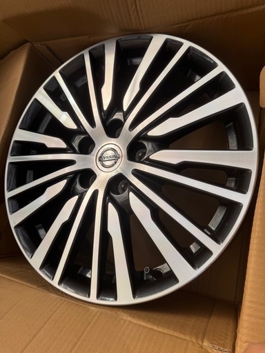 お渡し予定者決まりました【4個セット】日産エルグランド 純正ホイール