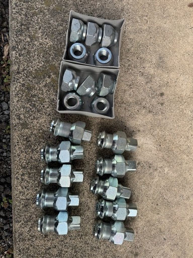 キャンター　アルミホイール　ナット