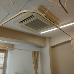 サロン用 天正取り受けカーテンレールの画像