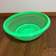 レトロな緑色のザル(コメント欄御参照ください🙇‍♀️)の画像