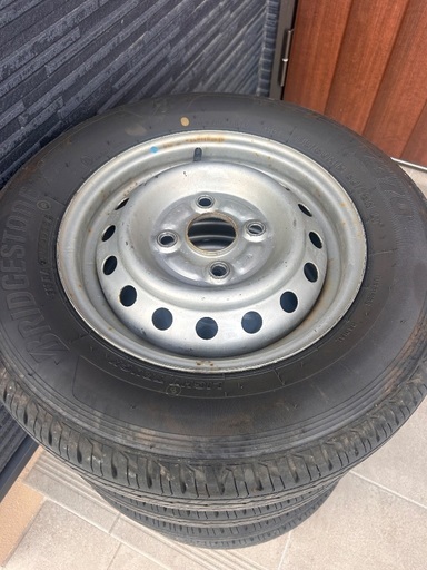 軽タイヤ　新品同様