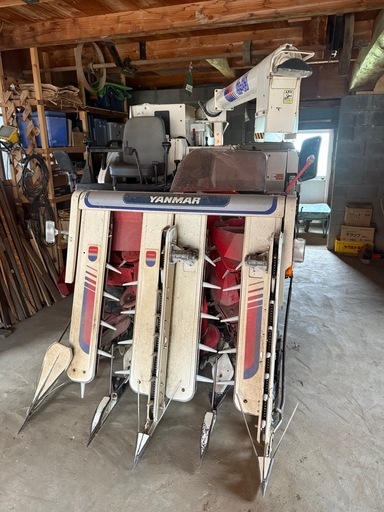 18万円でどうでしょうか。ヤンマーコンバイン　　　4畳刈り