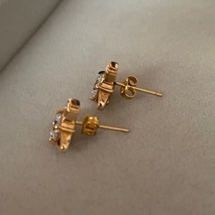 処分予定！本日取引でまきます。VIVIENNEピアス の画像