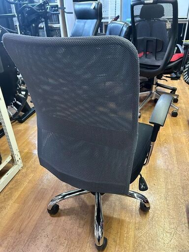 【リサイクルストアスターズ城西店】 【中古品】黒×グレーオフィスチェア　回転式キャスター付き