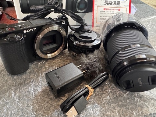 《取引中》デジタル一眼カメラ ミラーレス VLOGCAM SONYαZV-E10