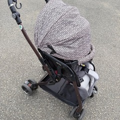 APRICA ベビーカーの画像