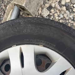 タイヤ185/70r14の画像