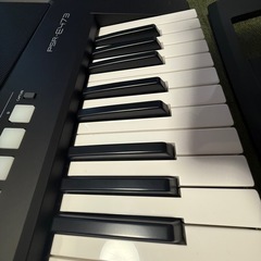 YAMAHA PSR E473 キーボードの画像
