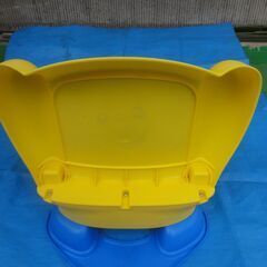 子供用いす(プラスチック製で頑丈です)の画像