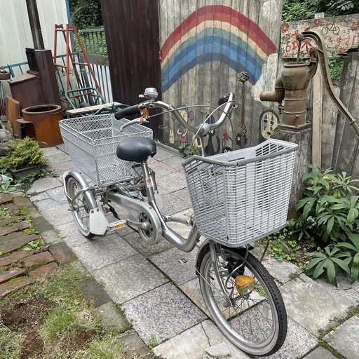 【5560】大人用三輪車　ブリヂストン　前18・後16インチ　28,100円（防犯・税込）