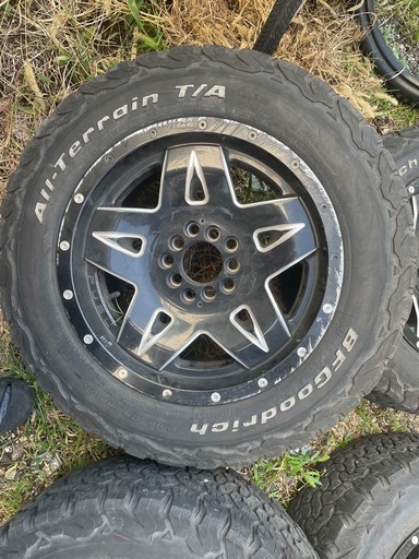 値下げ！FUEL 17インチ 9Jタイヤホイールセ 