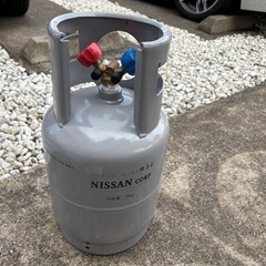 エアコンガス R32 新冷媒 フロンガス 9kg クーラー ガス充填用サイフォン管付の画像