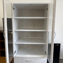 食器棚の画像